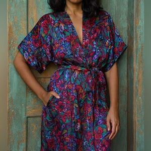 Vintage Polyester Colorful Satin Floral Print Short Length Bathrobe Women Medium